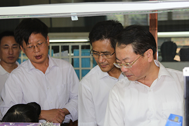 福建省紀(jì)委副書記、監(jiān)察廳廳長陳善光一行視察虹潤公司