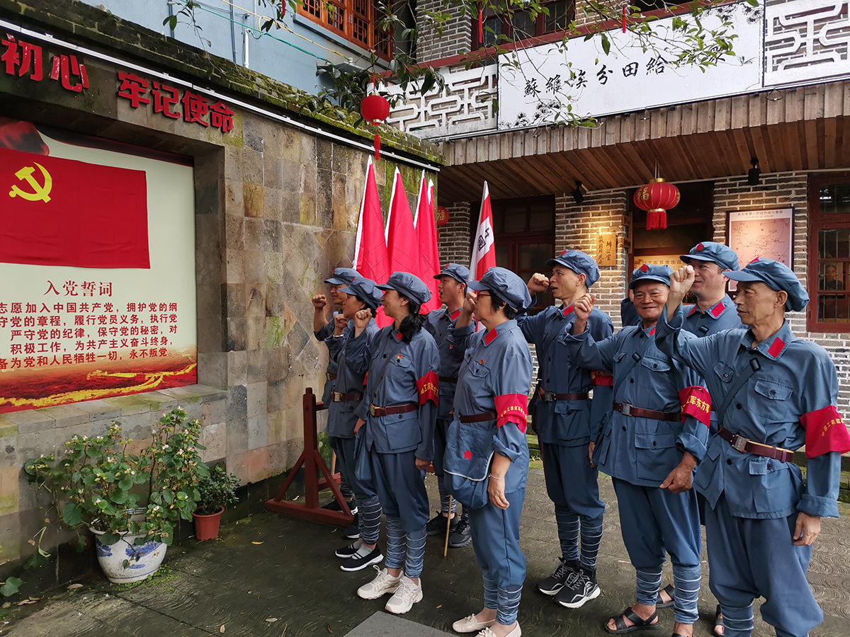 虹潤(rùn)公司黨支部組織開(kāi)展“尋找紅色足跡，牢記初心使命”主題黨日活動(dòng)